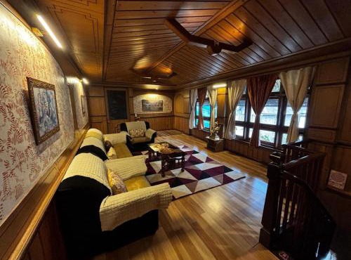 The Mountain Mist, A 2 BHK Wooden Cabin