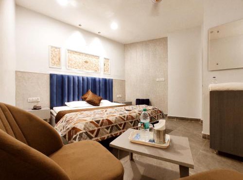 THE RITZ HOTEL - Your Smart And Budget Stay