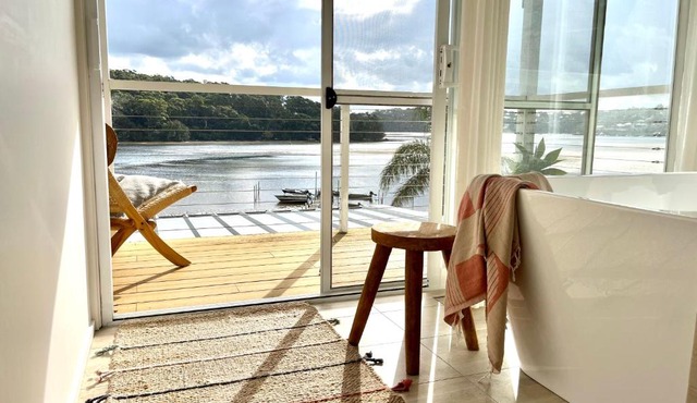 The Sandbar House, Royal National Park, waterfront beach house