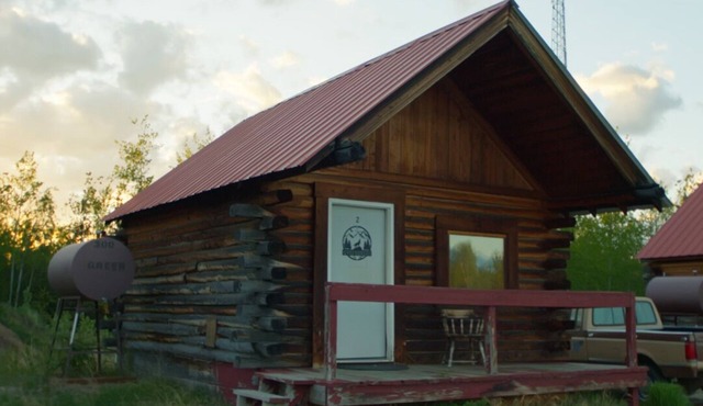 The Wolf Waystation — Rustic Cabin with Sauna in Delta Junction