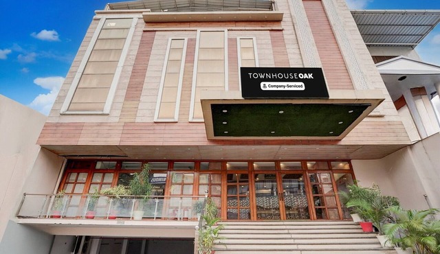 Townhouse Oak Dehradun Court