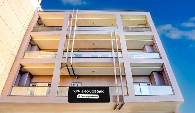 Townhouse Oak Pitampura West Enclave