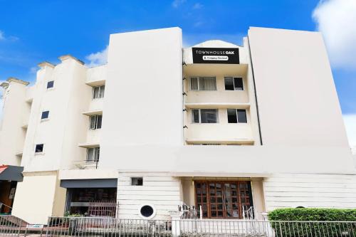 Townhouse Oak Vashi