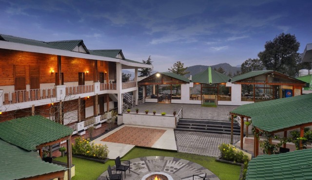 TreeHouse Chail Villas