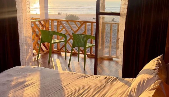 TUPTUP - Resto & Resort