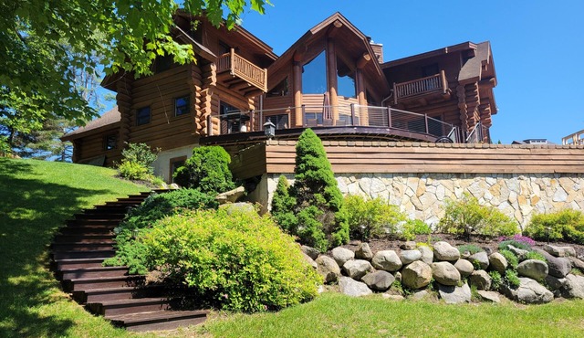 Ultimate Adirondack Getaway ~ Private Pool and Hot Tub! in Warrensburg