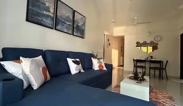 URBAN PAUSE, 2BHK Apt near BKC,airport&NMACC