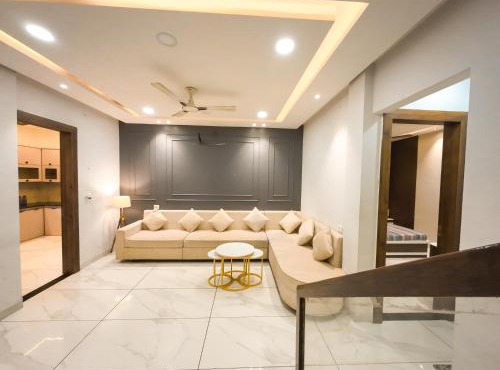 Villa Vista - Luxury 3BHK Villa with Penthouse & Private Bathtub