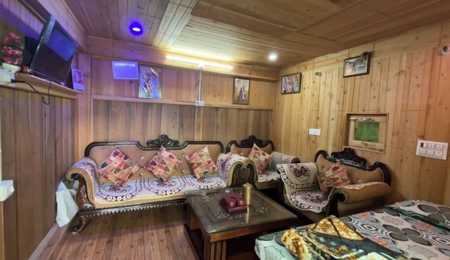 Viraaj Homestay