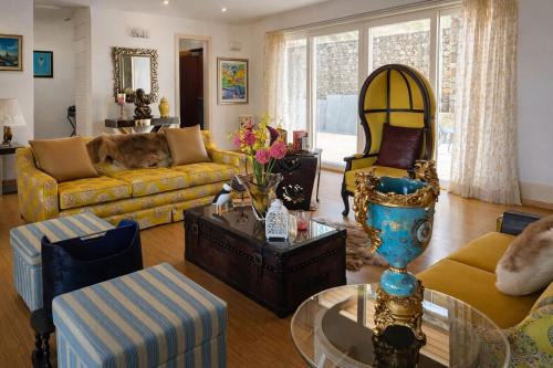 Vistara Lux Pvt room in Ranikhet w Valley Views