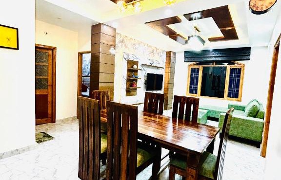 Wake Up to Valley View - 3BHK with Balcony - Mall Rd