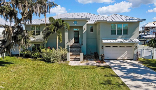 Waterfront retreat at Watersedge Cay in Crystal River