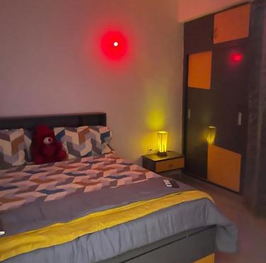 Yellow Butterflies-15 min from Noida sec 52 metro
