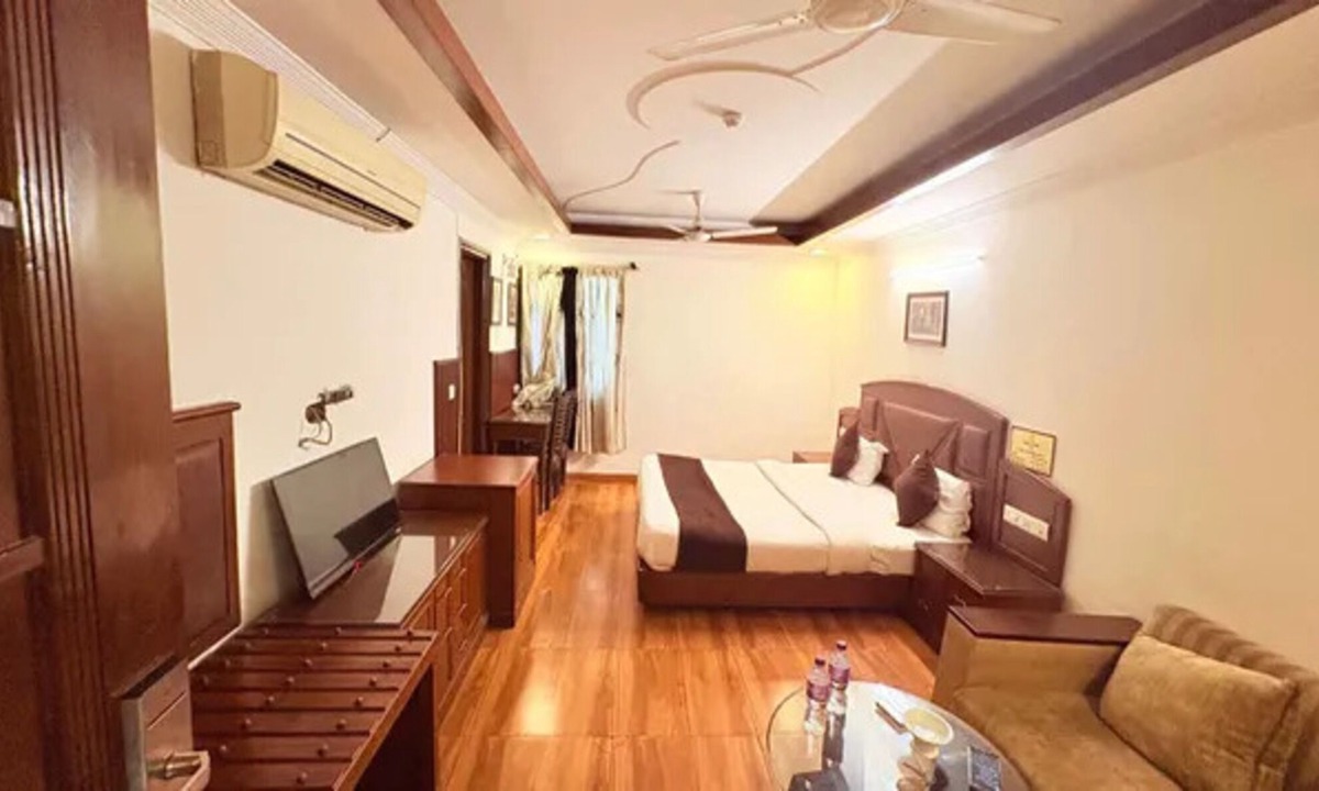 Nehru Place Hotel | Via Stay Residency