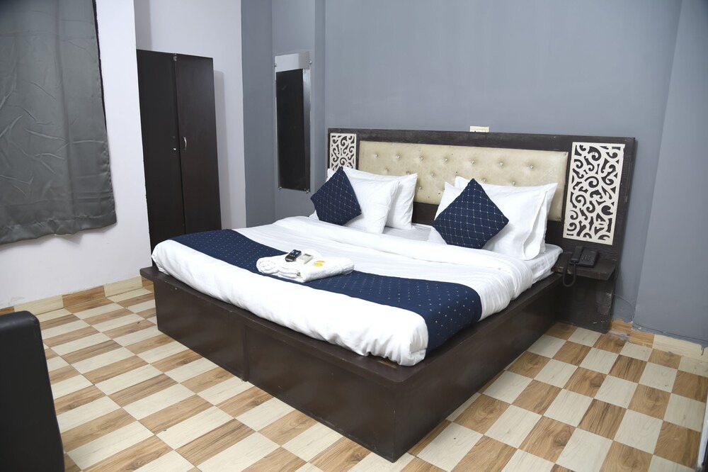 Janakpuri Hotel | Hotel Orchid Inn