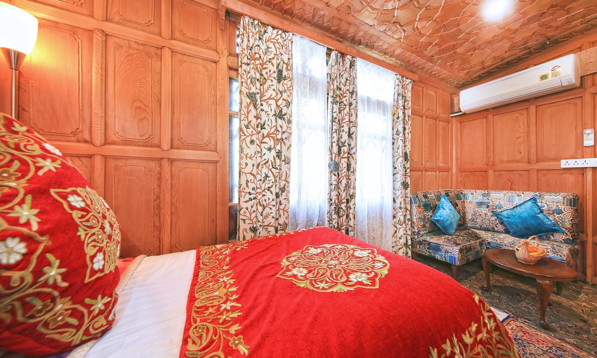 Dal Lake Hotel | Kolu Group Of Houseboats