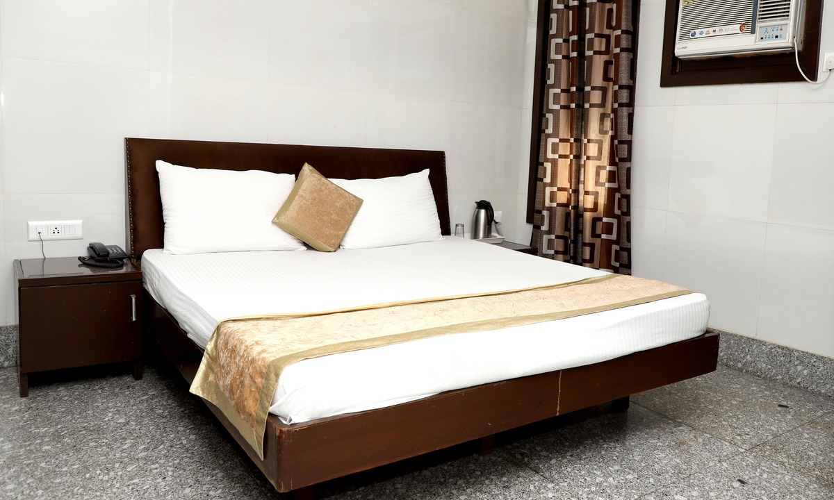Jangpura Hotel | Preet Palace