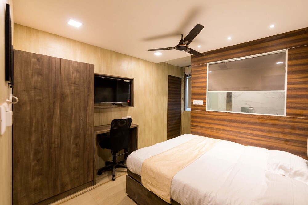 J B Nagar Hotel | Hotel New Sky Palace Residency - Near International Airport