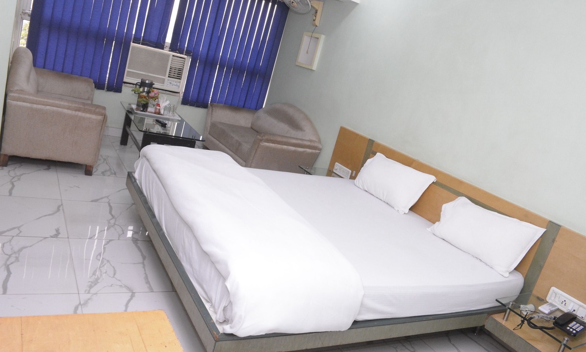 Neemuch Hotel | Hotel Bharat Palace