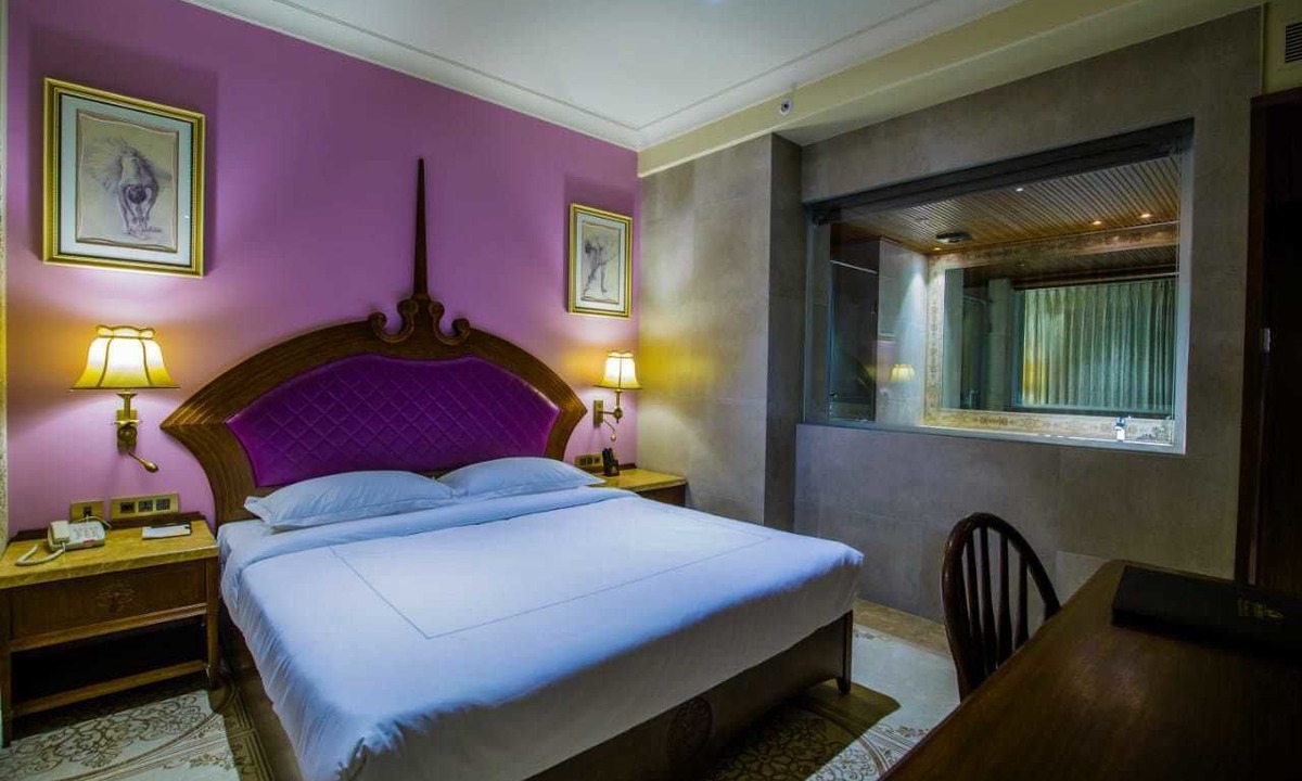 Hampankatta Hotel | Hotel Sai Palace, Mangalore