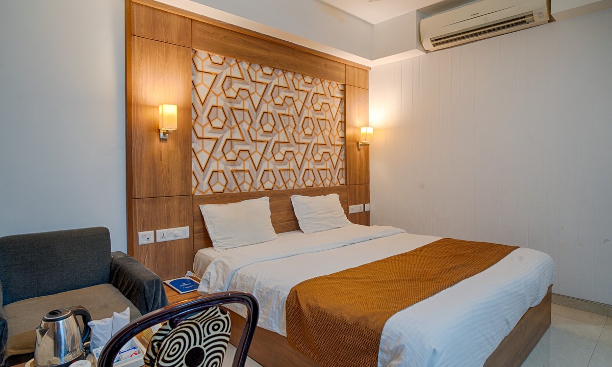 Vastrapur Hotel | Hotel Shital Inn