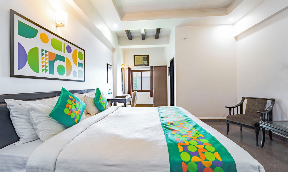 Gomti Nagar Hotel | Treebo Shivam Inn Near Singapore Mall