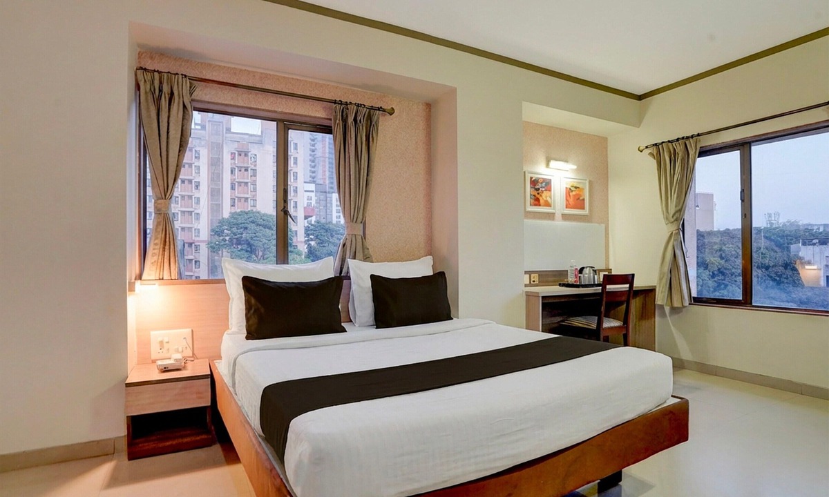 Central Pune House | Deluxe Hotel Kapil Residency