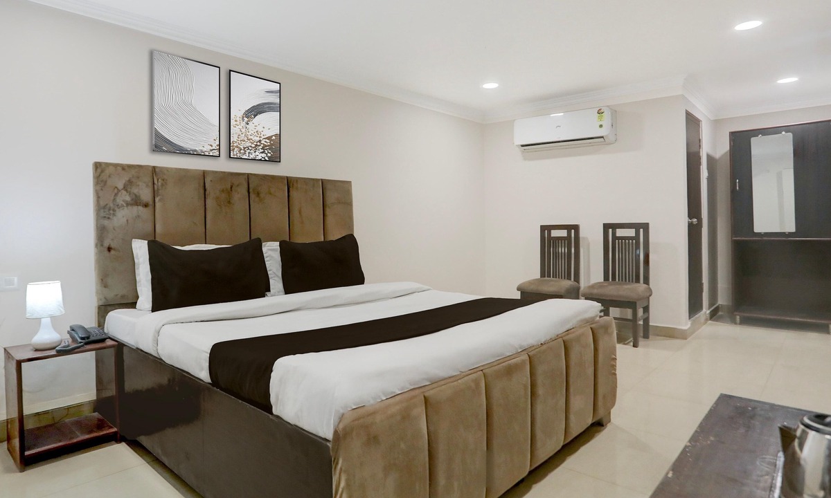 Civil Lines House | Deluxe Heritage Hotel
