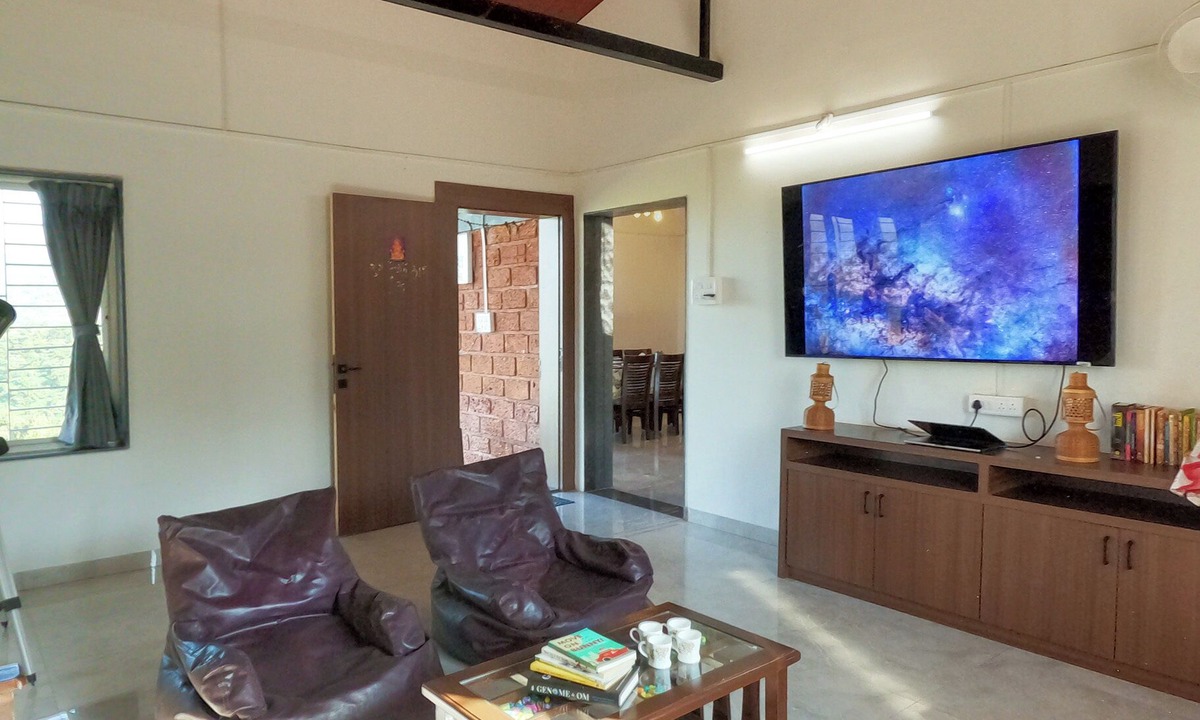 Ambavna Villa | Cosmicstays Birdsong Lakeview Cottage