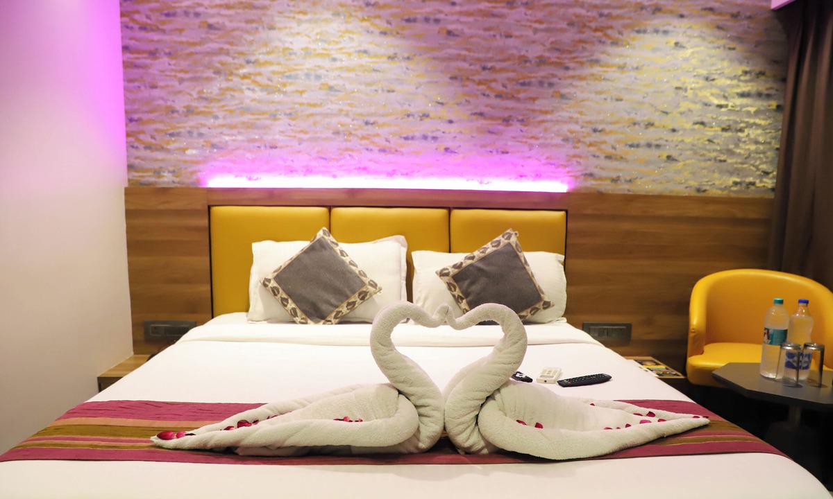 Mumbai Hotel | Hotel Aura Inn