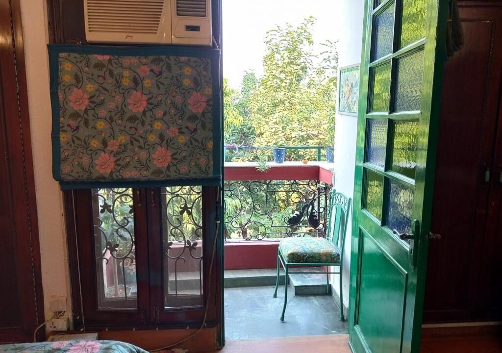 Safdarjung Enclave Bed & Breakfast | On The House - Bed and Breakfast