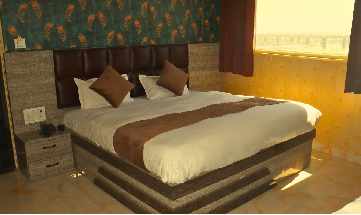 Allahabad Hotel | GANGA RIVERFRONT ROOMS AND BANQUET