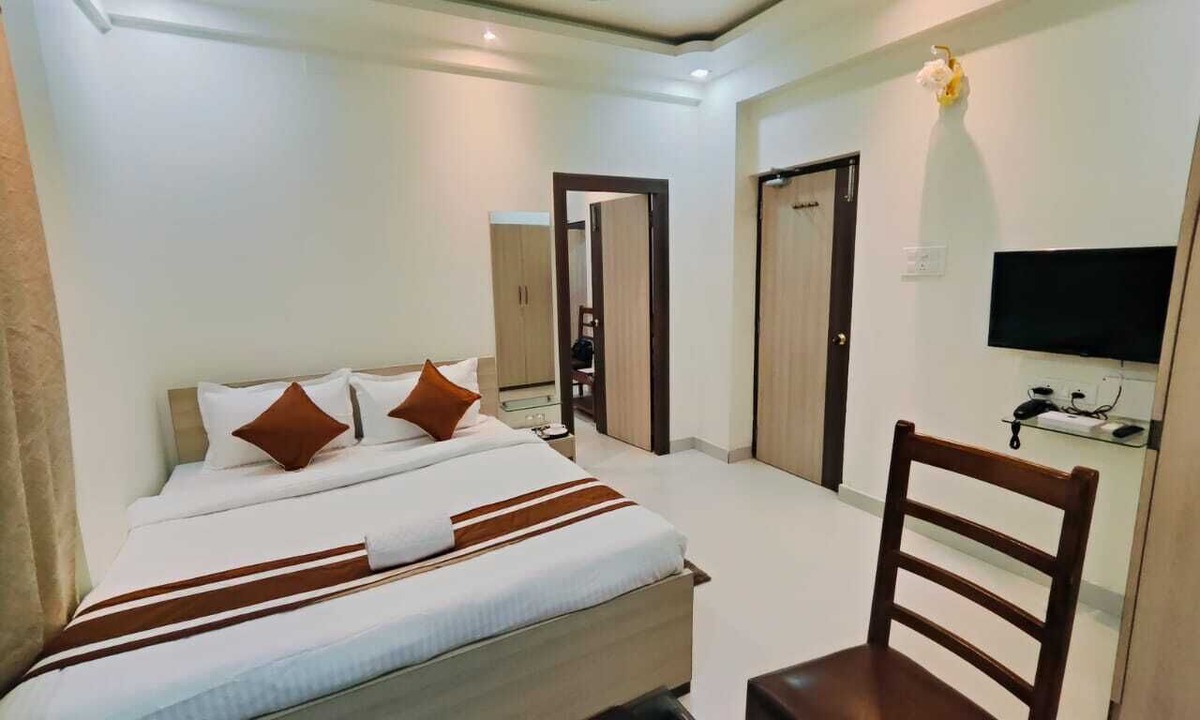 Bhowanipore Hotel | Best Inn By BookMeriHotel