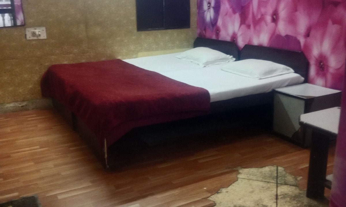 Taj Ganj Cabin | Raj Home Stay Near Taj Mahal