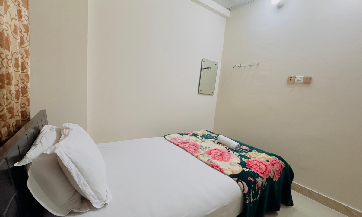 Mohammadpur Hotel | Hotel Labbaik Three Residential
