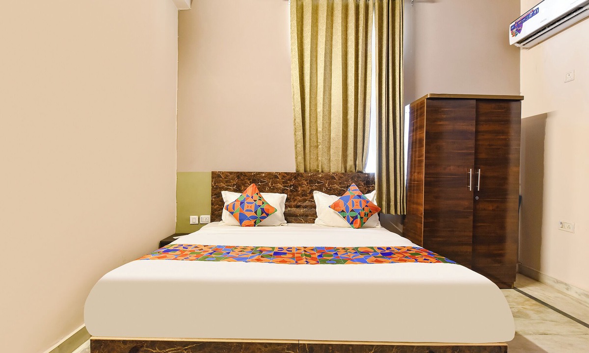 Mansarovar Hotel | FabHotel Blue Prime - Nr Suvira Hospital