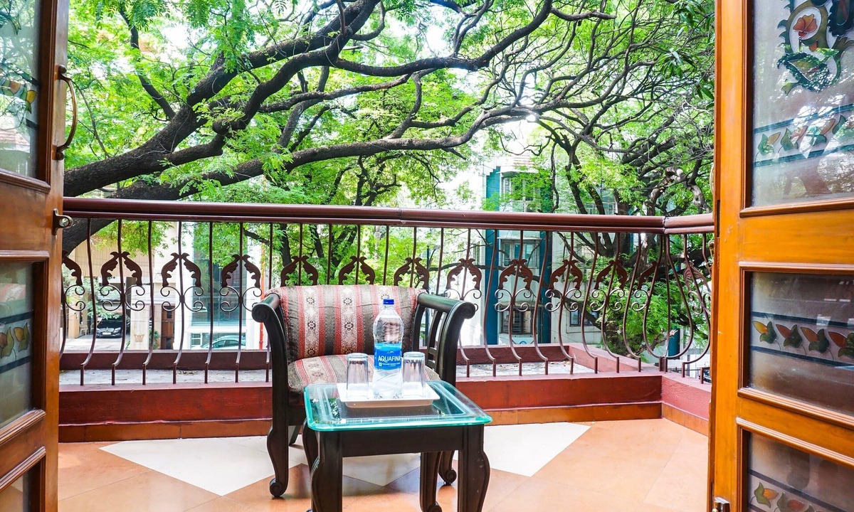 Erandwane House | Deluxe Shivajii Nagar