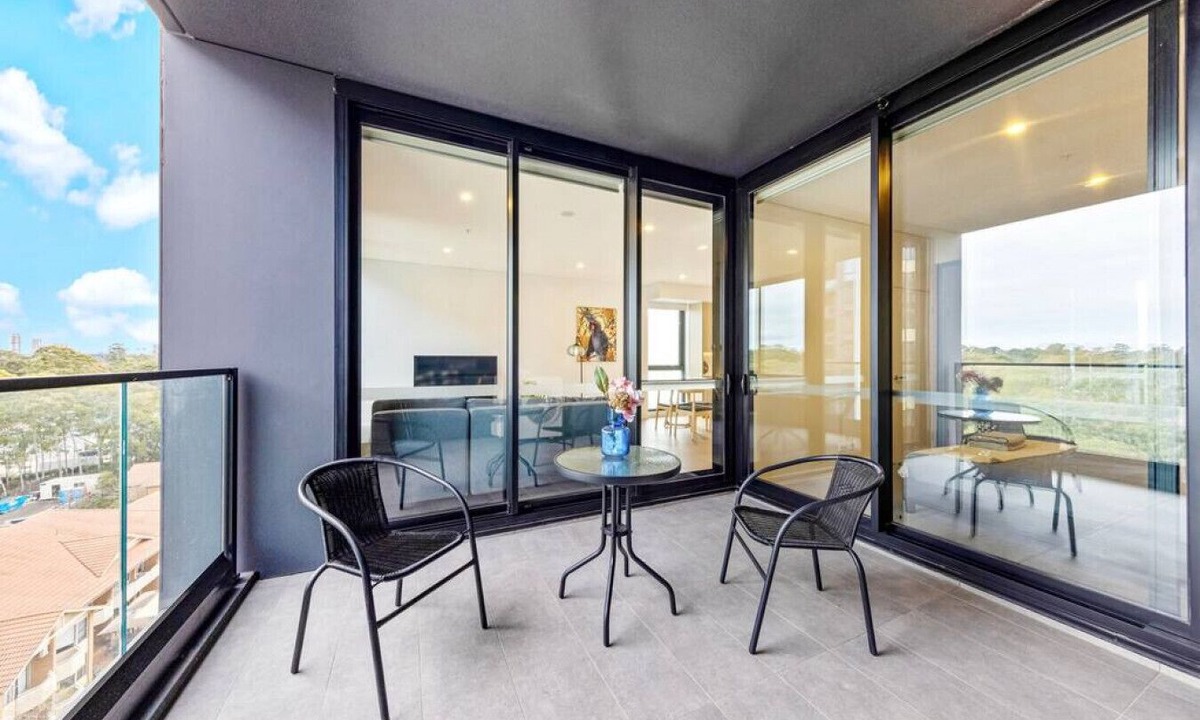 Macquarie Park Apartment | Modern 2BR Oasis - Walk to MQ Uni & Hospital
