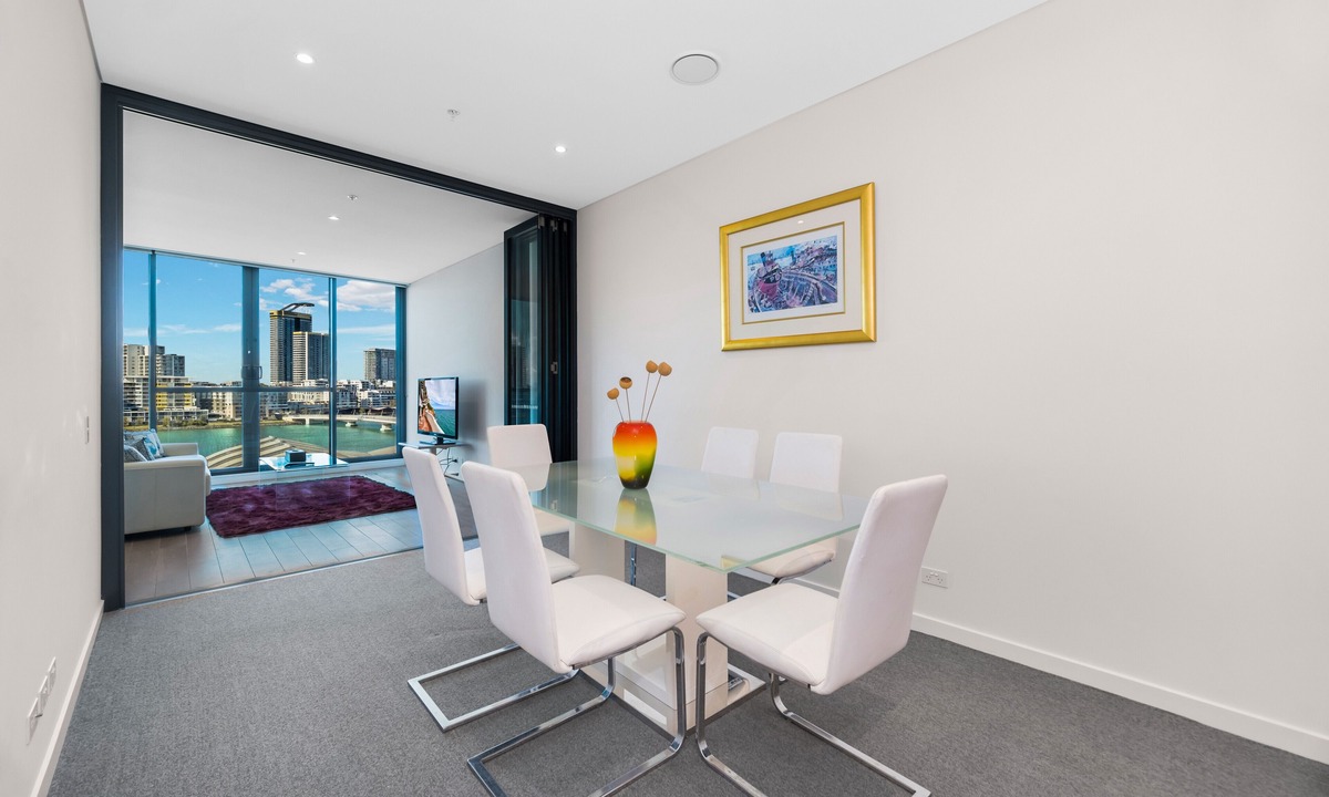 Wentworth Point Apartment | Modern Cosy Apt in the heart of Wentworth Point