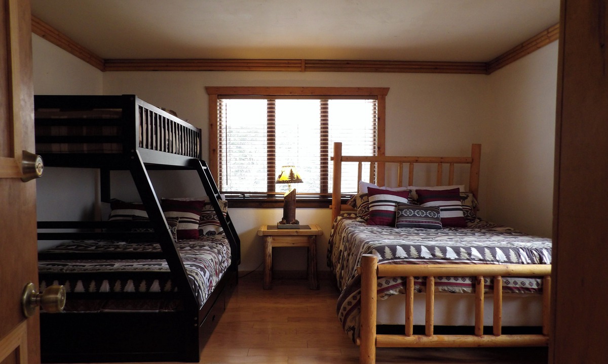 Taos Ski Valley Condo | Taos Ski Valley - Great Views and Lots of Room with Full Kitchen.