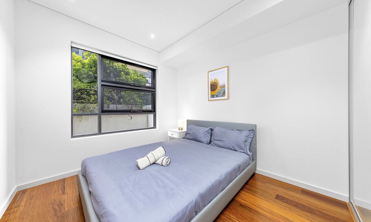 Burwood Apartment | Modern 2BR Ground-Floor APT in Heart of Burwood