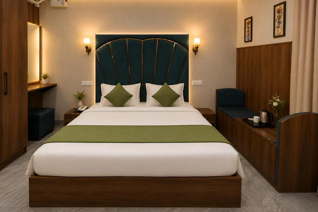 Zirakpur Hotel | Hotel KMG Air Cooled,Zirakhpur Chandigarh ,Couple first choice ,verified hotel