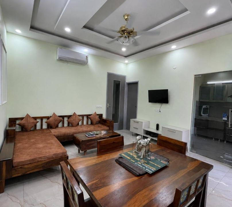 Chandigarh Villa | Luxury Jacuzzi Villa Lawn Gazebo Near Airport