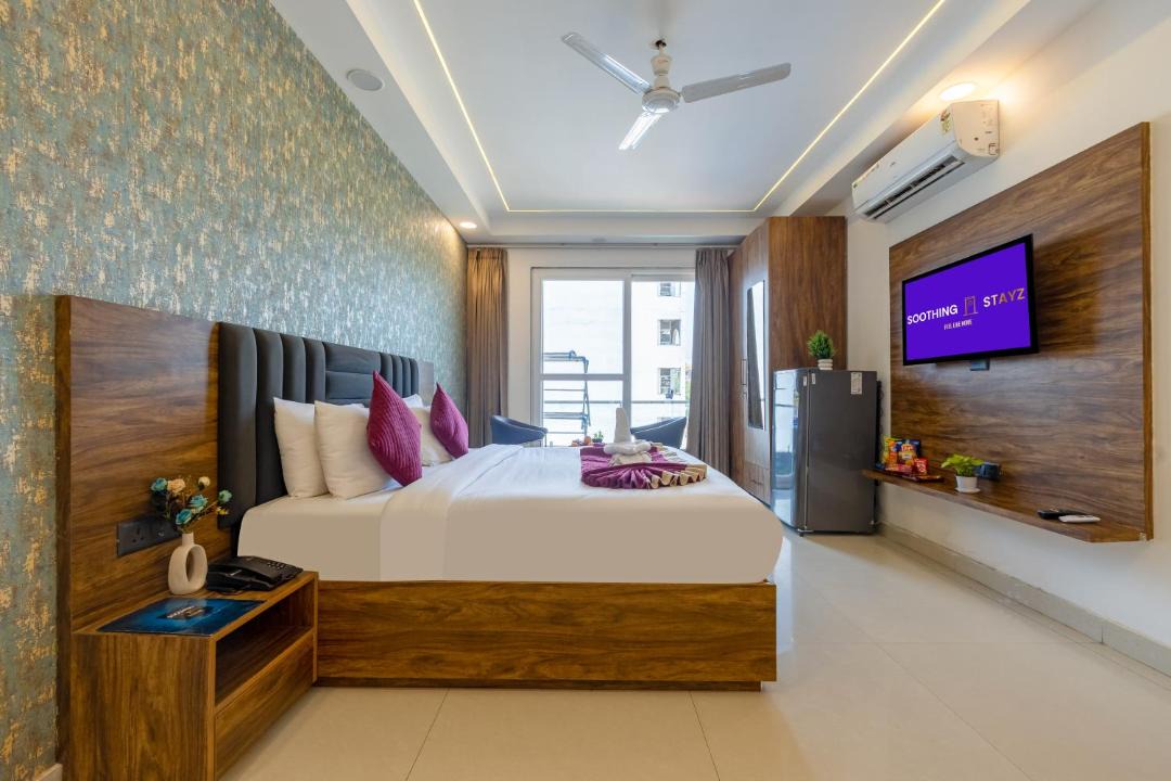 Sector 39 Hotel | Soothing Stayz - Near Medanta The Medicity