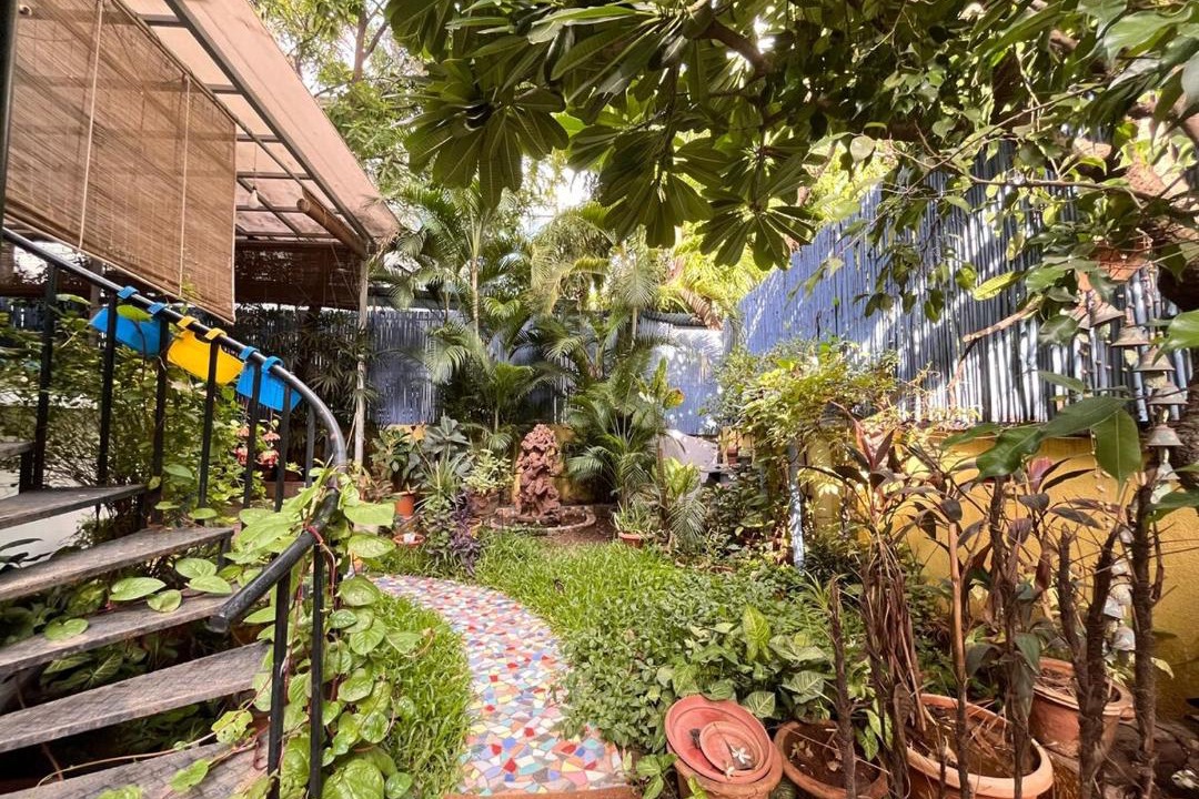 Nilanjali Society Apartment | 1BHK Studio in Kalyani Nagar by Velvet Stays