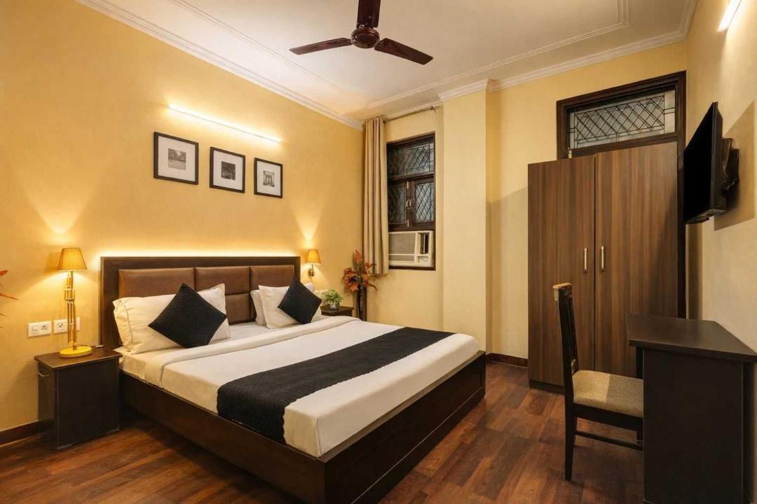 Sainik Farm Hotel | Hotel O A Square Residency 2