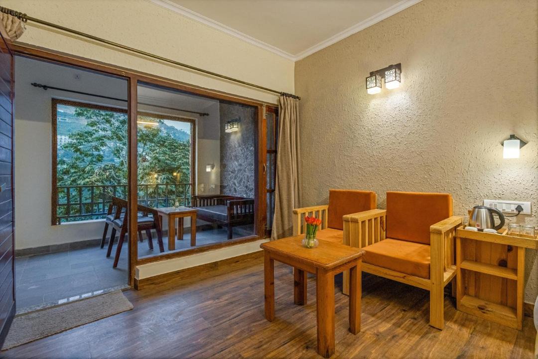 Bhimtal Hotel | By the Lakeside