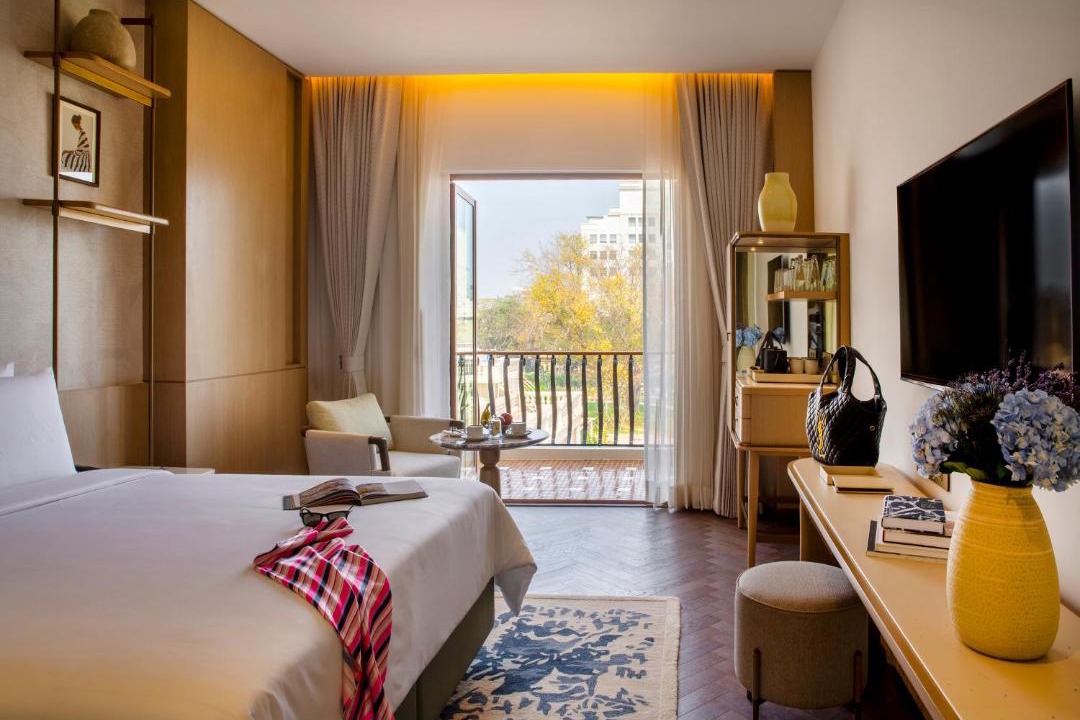 Gurugram Hotel | DLF Club 4