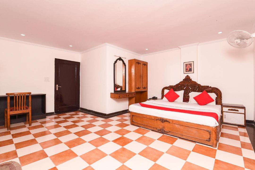 Karol Bagh Hotel | Townhouse Le Heritage Near Karol Bagh Metro