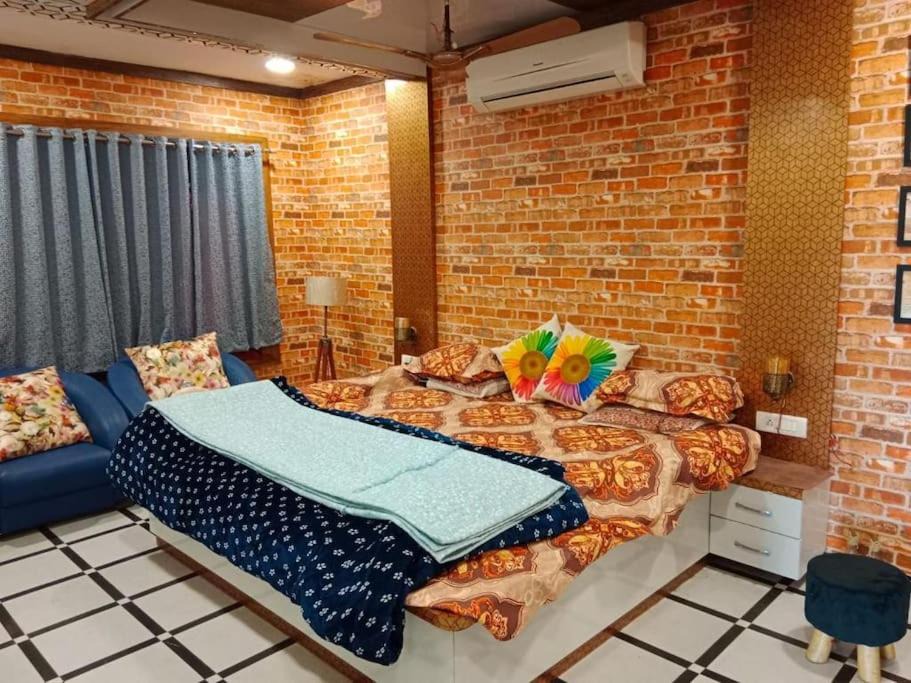 Noida Villa | Serene Farmstay with Pool & Machan!!